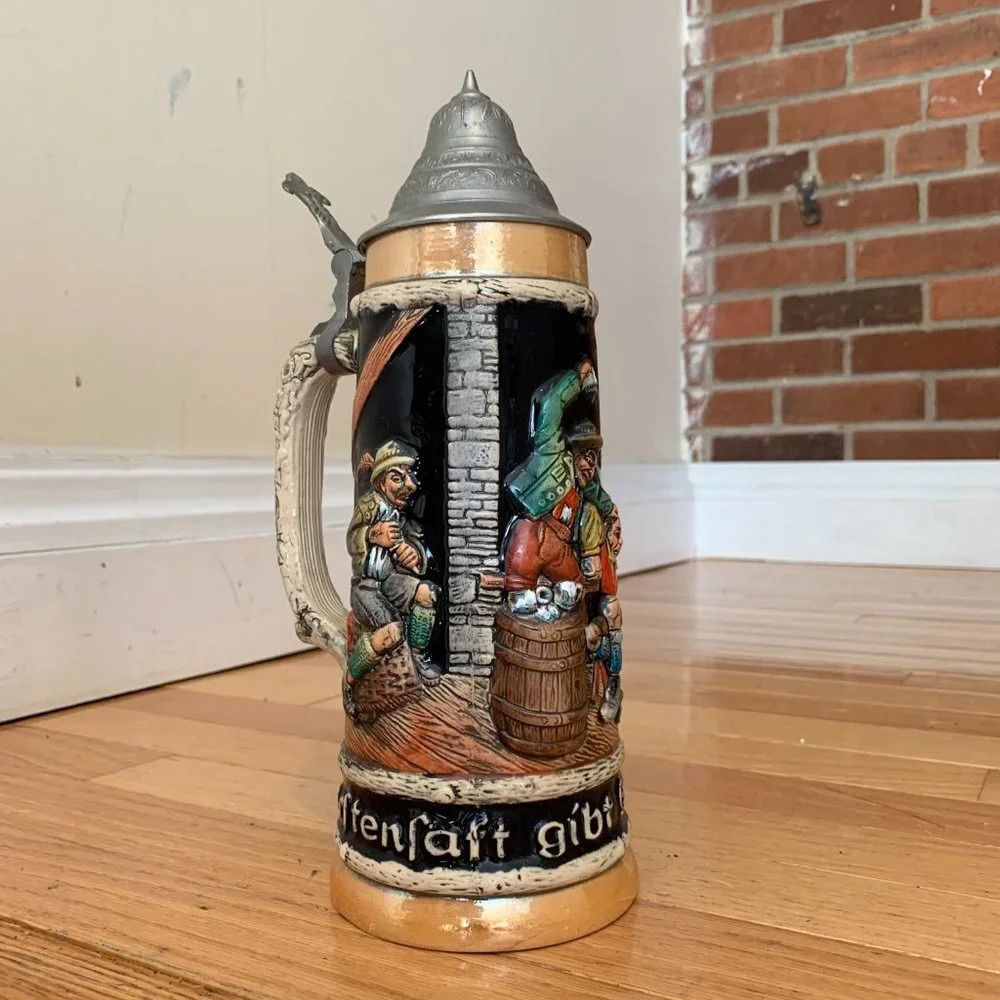 Vintage German Beer Stein Handgemalt with Pewter Lid - Picture 6 of 13